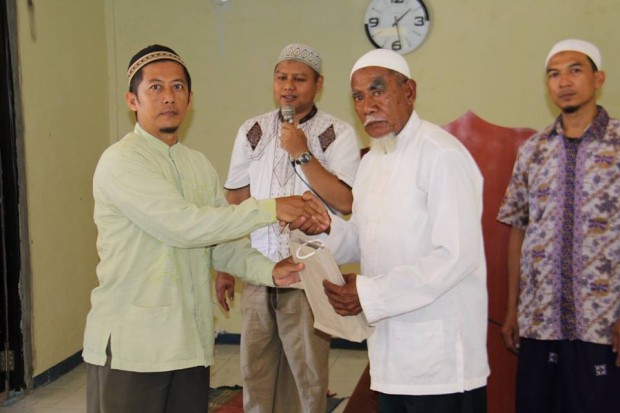 Komunitas Tim Pasang Solar Cell Masjid Hinterland Batam 09
