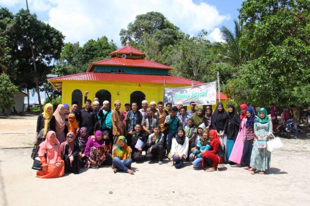 Komunitas Tim Pasang Solar Cell Masjid Hinterland Batam 10